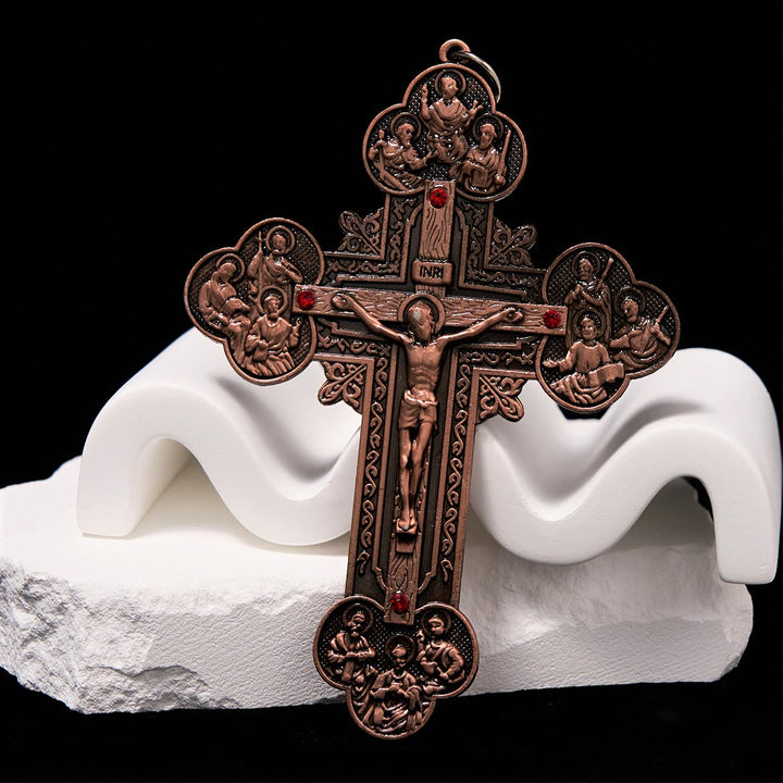 Collana con ciondolo con crocifisso decorato in stile classico Christianartworkshop con iconografia di tutti i santi e accenti di gemme rosse - image 7