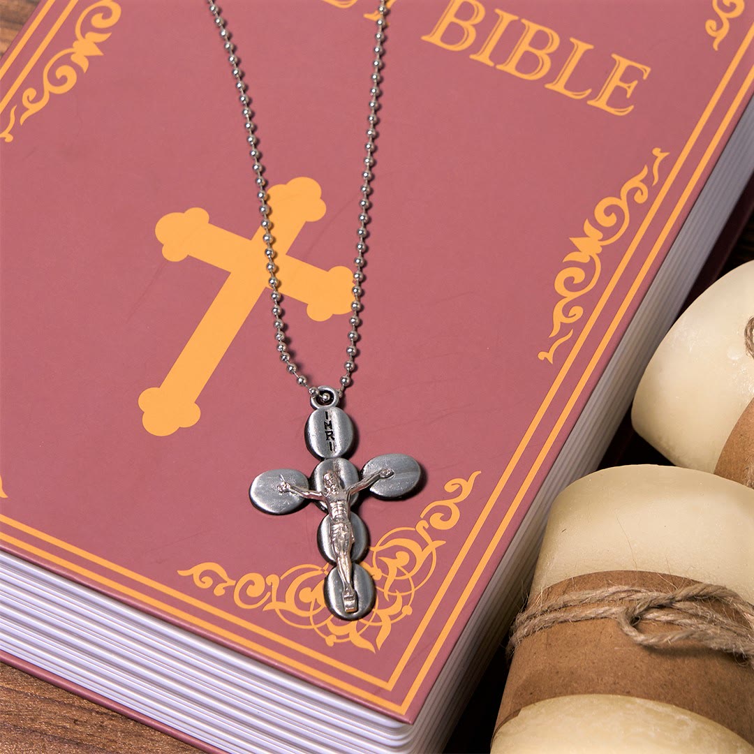 Collana con ciondolo e amuleto religioso protettivo con crocifisso in stile semplice Christianartworkshop - image 13