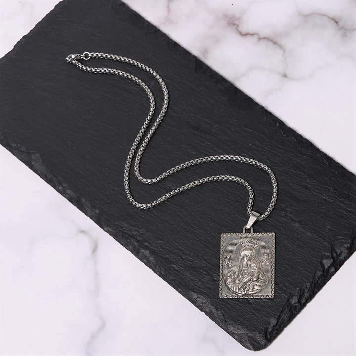 Collana con ciondolo a medaglia di Gesù e Maria, Madonna e Bambino, stile classico Christianartworkshop - image 2