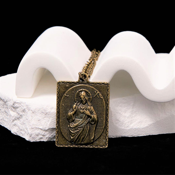 Collana con croce del Sacro Cuore in bronzo scolpito in stile classico europeo di Christianartworkshop - image 1