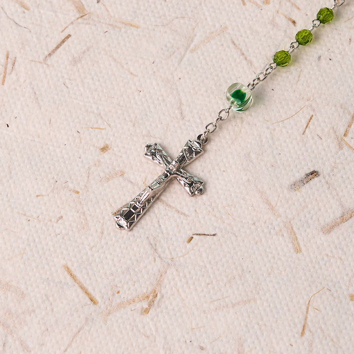 Christianartworkshop Rosario in lega di cristallo verde poliedrico da 6 mm con crocifisso e assunzioni della Vergine Maria - image 5
