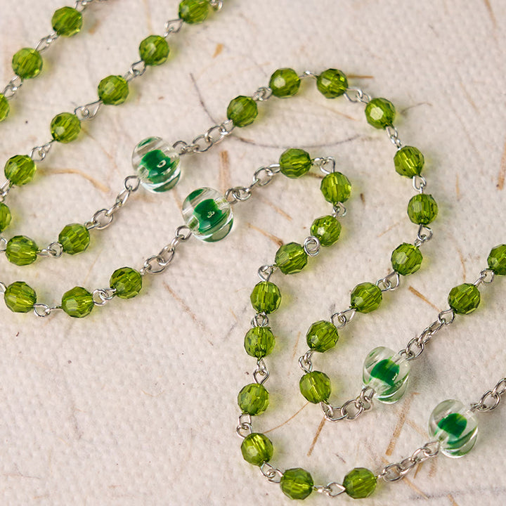Christianartworkshop Rosario con catena in lega di cristallo verde poliedro da 6 mm con crocifisso e assunzioni della Vergine Maria - image 6