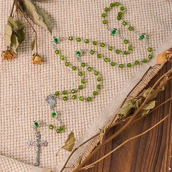 Christianartworkshop Rosario in lega di cristallo verde poliedrico da 6 mm con crocifisso e assunzioni della Vergine Maria - image 3