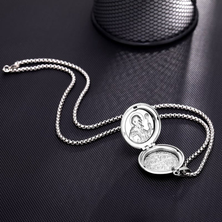 Collana con ciondolo a medaglione bifacciale inciso in stile classico di San Benedetto Christianartworkshop - image 5