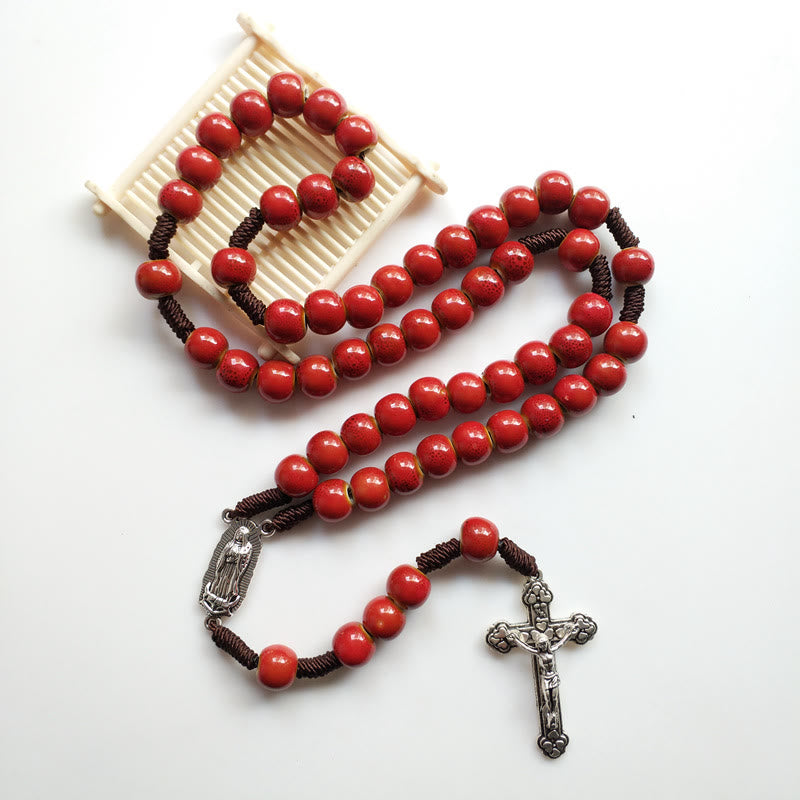 Christianartworkshop Rosario rotondo in ceramica rossa con cordino in nylon della Madonna di Guadalupe e Crocifisso da 10 mm - image 3