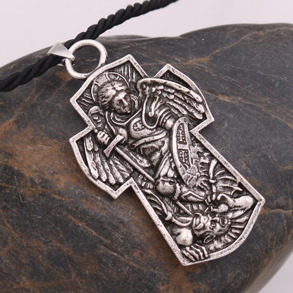 Christianartworkshop Collana con ciondolo in titanio con medaglia di San Michele Arcangelo "Proteggici" - image 3