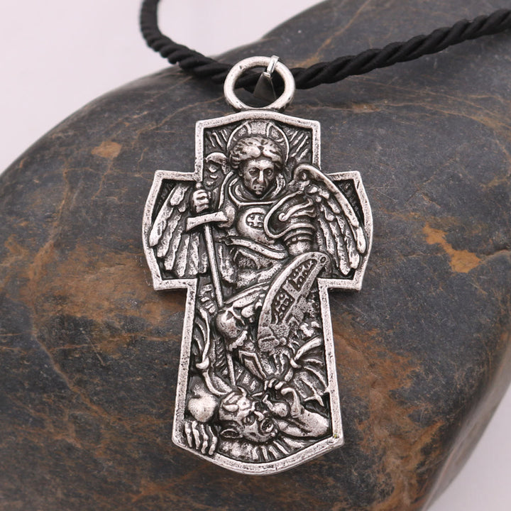 Christianartworkshop Collana con ciondolo in titanio con medaglia di San Michele Arcangelo "Proteggici" - Argento - corda di cotone - image 0