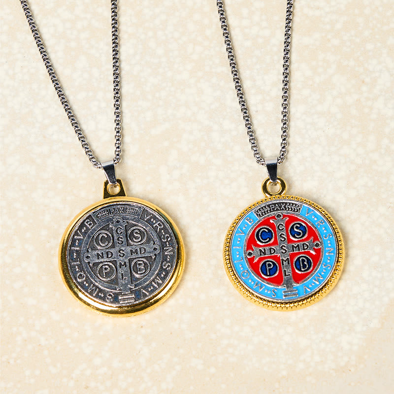 Collana con ciondolo di fede esorcista con simbolo di San Benedetto in stile retrò bicolore Christianartworkshop - image 1