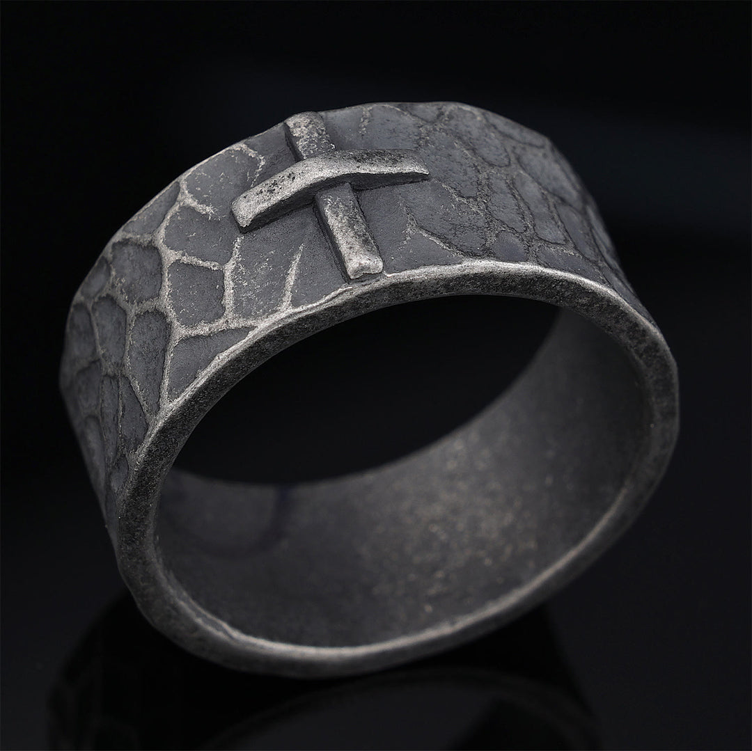 Christianartworkshop Anello con croce in pietra forgiata in stile vintage con texture antica - US 15 - image 0