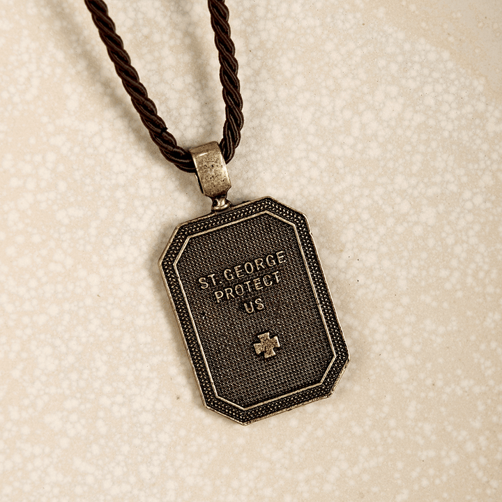 Collana con ciondolo di preghiera e protezione in stile classico di San Giorgio e il drago Christianartworkshop - image 4