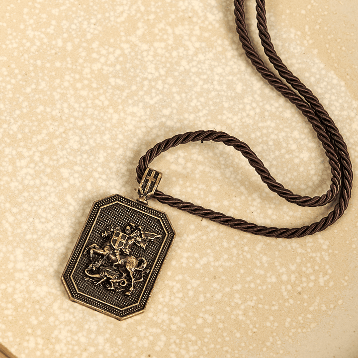 Collana con ciondolo di preghiera e protezione in stile classico di San Giorgio e il drago Christianartworkshop - image 5