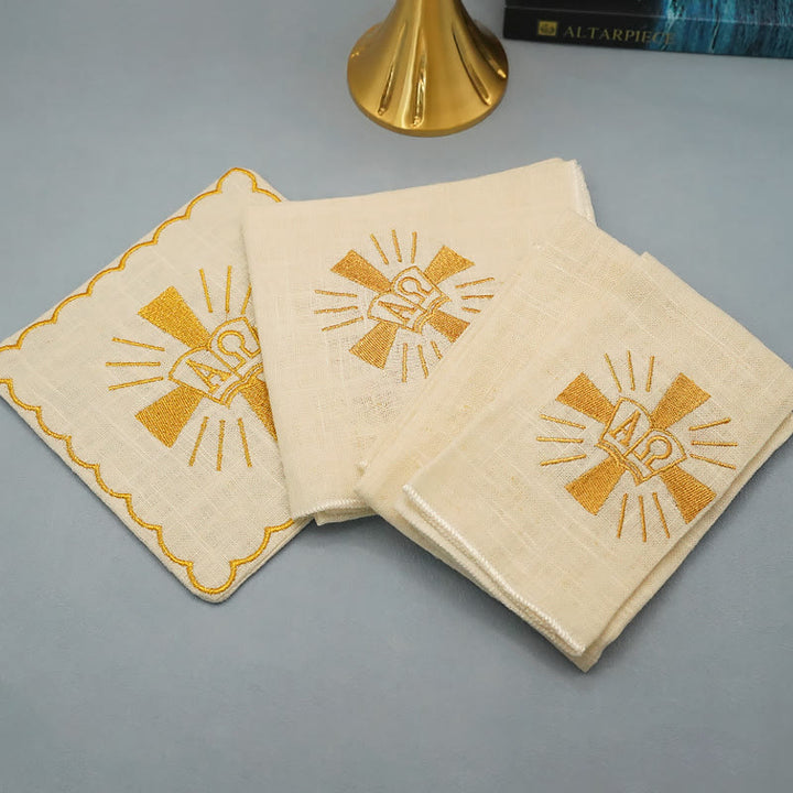 Christianartworkshop Set di biancheria per altare con croce dorata splendente in stile classico - image 3