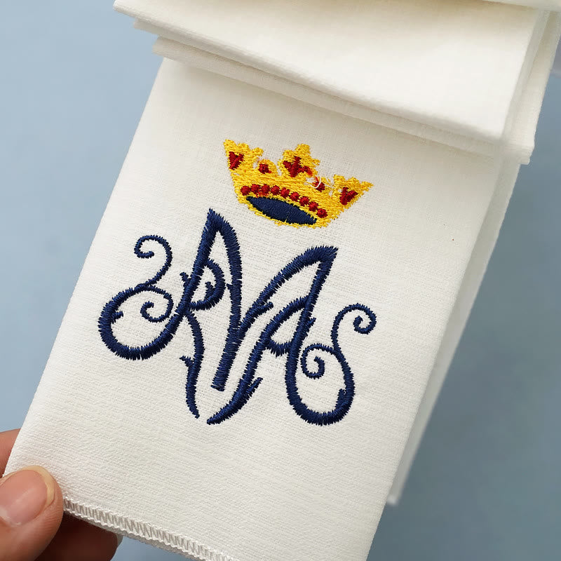 Christianartworkshop Set di biancheria per altare in stile classico con corona divina della Madonna - image 5