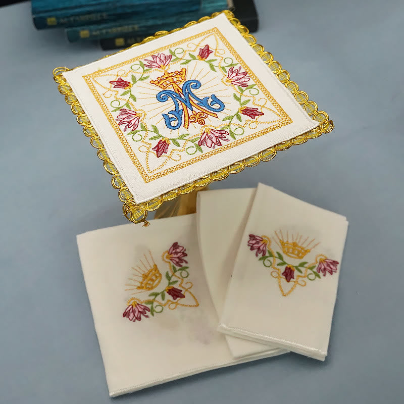 Christianartworkshop Set di biancheria per l'altare in stile classico Marian Floral Grace - Nostra Signora - image 0