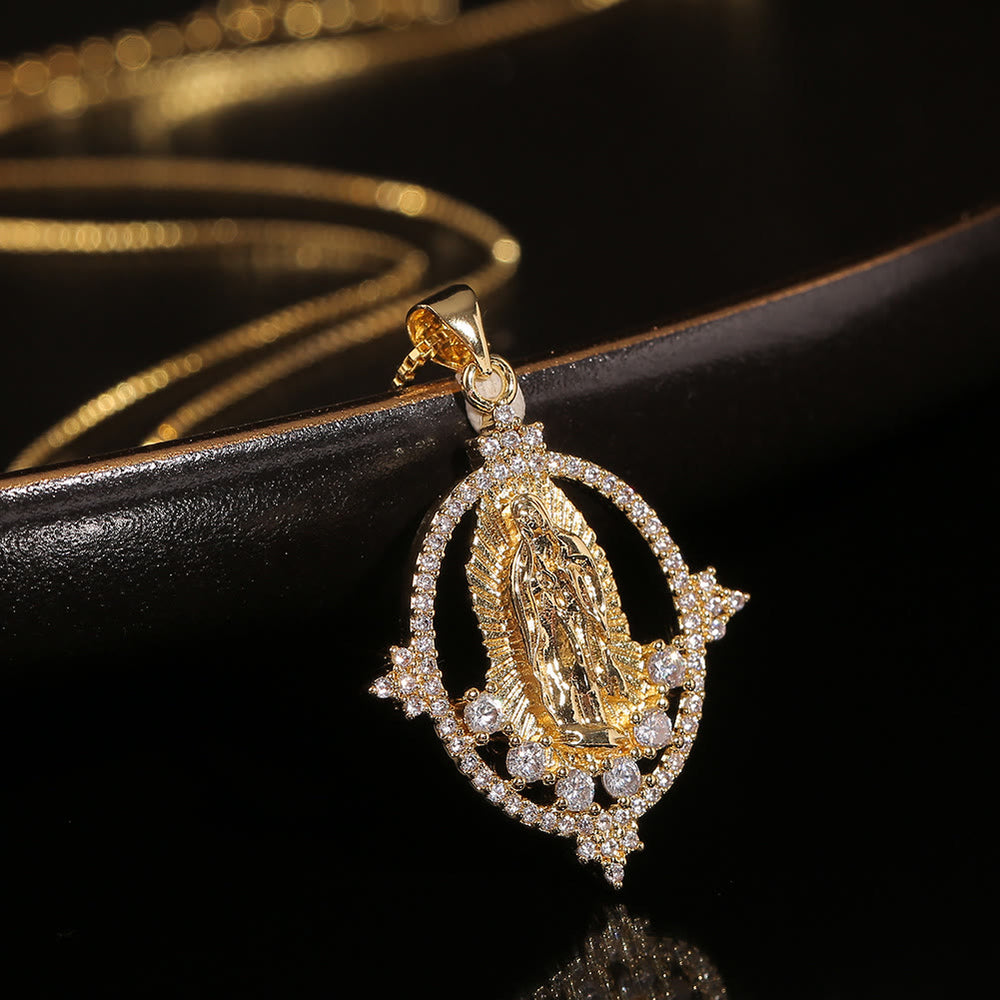 Collana con ciondolo di lusso in pietre preziose della Madonna di Guadalupe Christianartworkshop - image 1