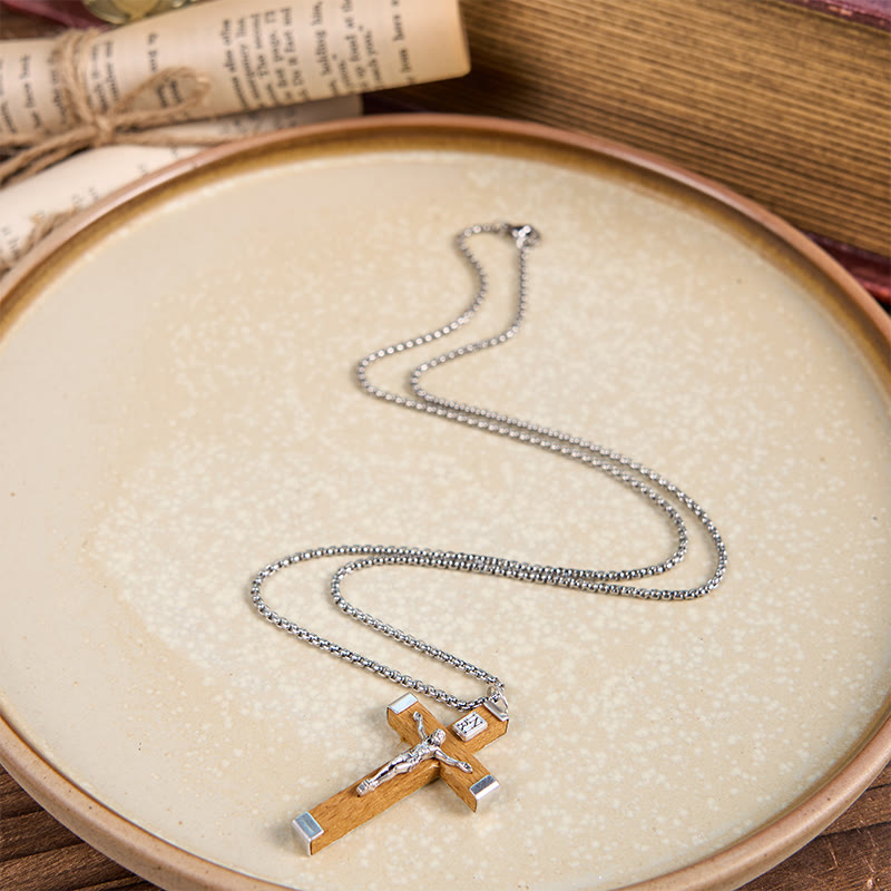 Collana con ciondolo in legno e lega con icona di Gesù in stile retrò Christianartworkshop - image 2