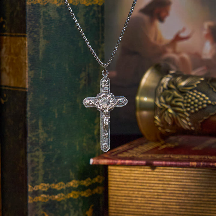 Christianartworkshop Collana con ciondolo in stile retrò con Gesù Crocifisso circondato da angeli, artigianato antico - image 2