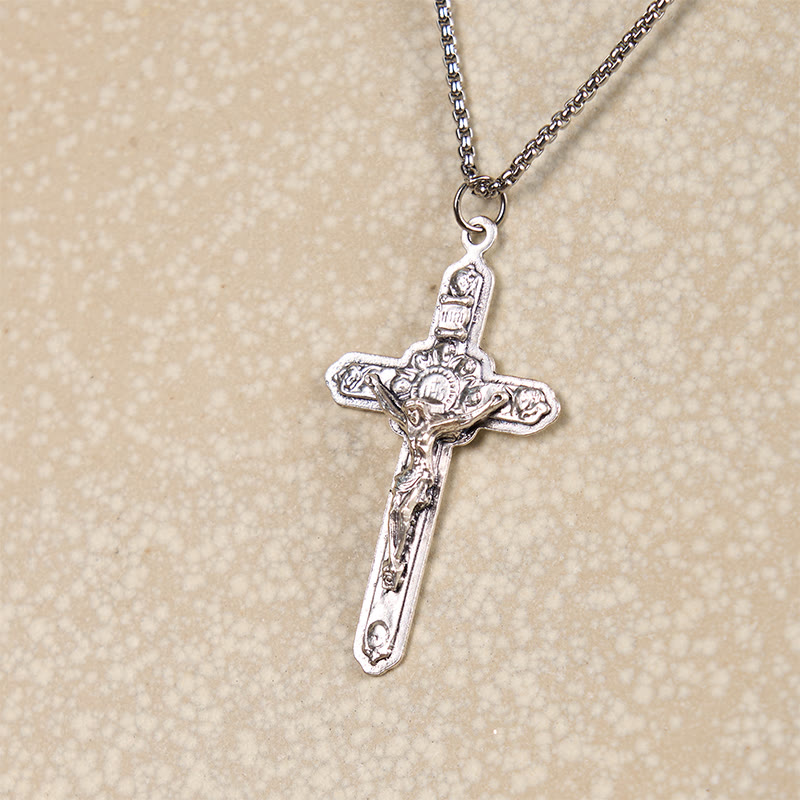 Christianartworkshop Collana con ciondolo in stile retrò con Gesù Crocifisso circondato da angeli, artigianato antico - image 3