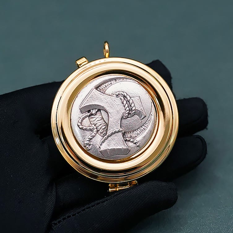 Christianartworkshop Pisside placcata in oro con simbolo Tau – Vaso sacro per la Santa Eucaristia - image 4