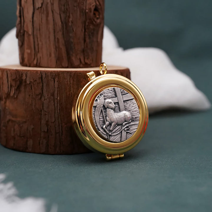 Christianartworkshop Pisside placcata in oro con statua di agnello – Vaso sacro per la Santa Eucaristia - Statua dell'agnello - image 0