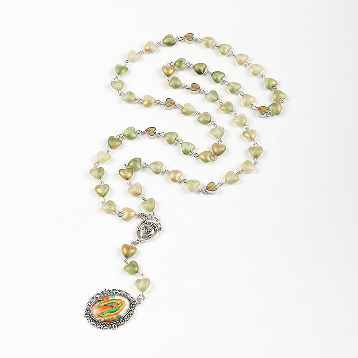 Christianartworkshop Rosario con catena in lega di vetro verde a forma di cuore da 10 mm con Cuore di Spine e Nostra Signora di Guadalupe - image 5