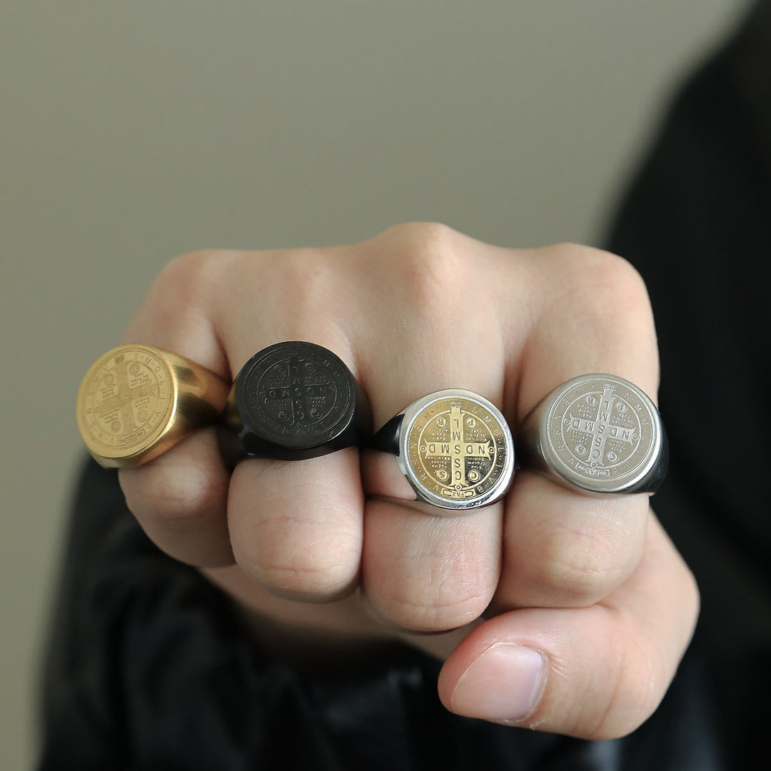 Christianartworkshop 8 stili retrò classico anello di protezione inciso con simbolo di San Benedetto - image 1