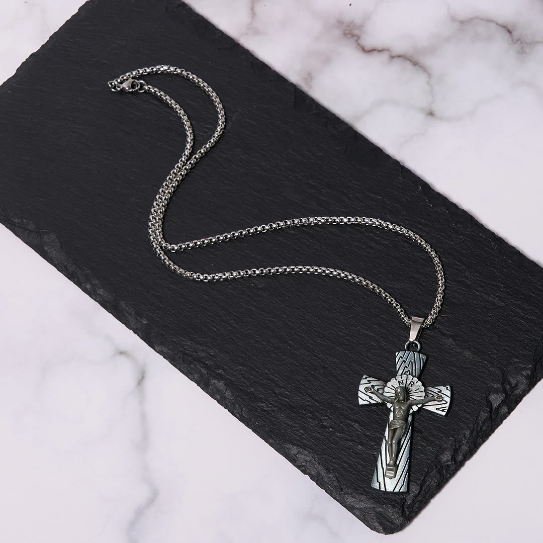 Collana con ciondolo in acciaio al titanio e croce di Gesù con motivo ad albero in stile retrò Christianartworkshop - image 4