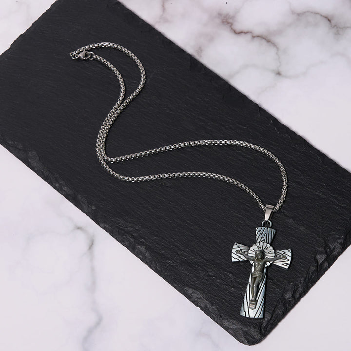 Collana con ciondolo in acciaio al titanio e croce di Gesù con motivo ad albero in stile retrò Christianartworkshop - image 4