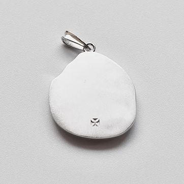 Collana con medaglione di preghiera in smalto argento antico Christianartworkshop - Un ciondolo di devozione ed eleganza - image 2