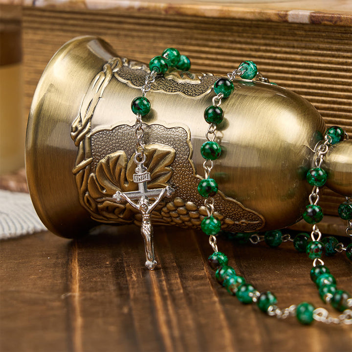 Christianartworkshop Rosario di preghiera con perline di vetro verde da 6 mm raffiguranti la Madonna e il Crocifisso - image 3