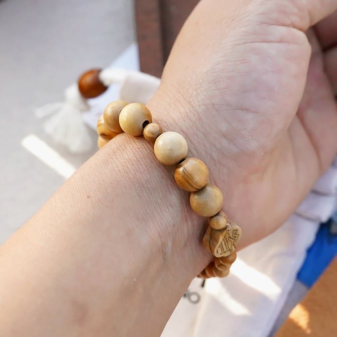 Christianartworkshop Bracciale in legno d'ulivo Rosario rosa Bracciale elastico portatile - image 10