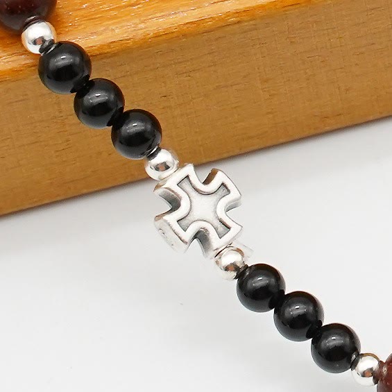 Bracciale elastico a tre cerchi in palissandro da 6 mm con perline del rosario divino di Christianartworkshop - image 7