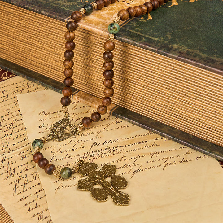 Christianartworkshop Sacra Famiglia e Crocifisso in legno di pino fatto a mano da 8 mm e rosario in turchese africano - image 11