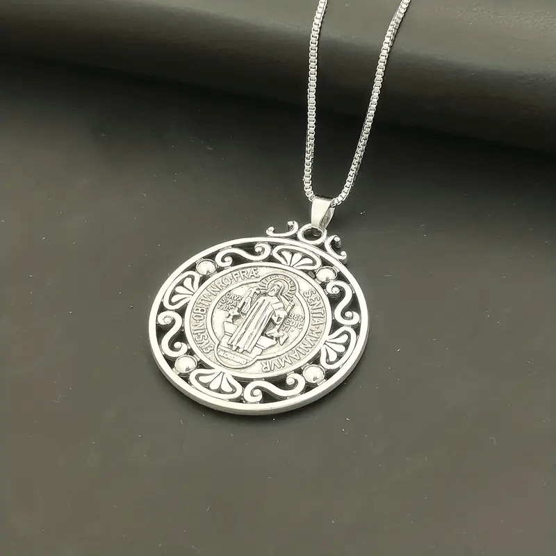 Collana squisitamente realizzata con la medaglia di San Benedetto Christianartworkshop : un simbolo di fede e protezione - image 3
