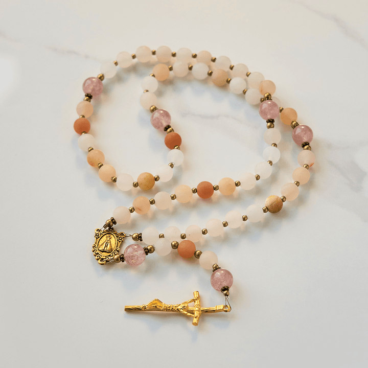 Christianartworkshop Rosario fatto a mano con la Madonna e il Crocifisso in avventurina rosa e quarzo fragola da 8 mm - Avventurina rosa - image 0
