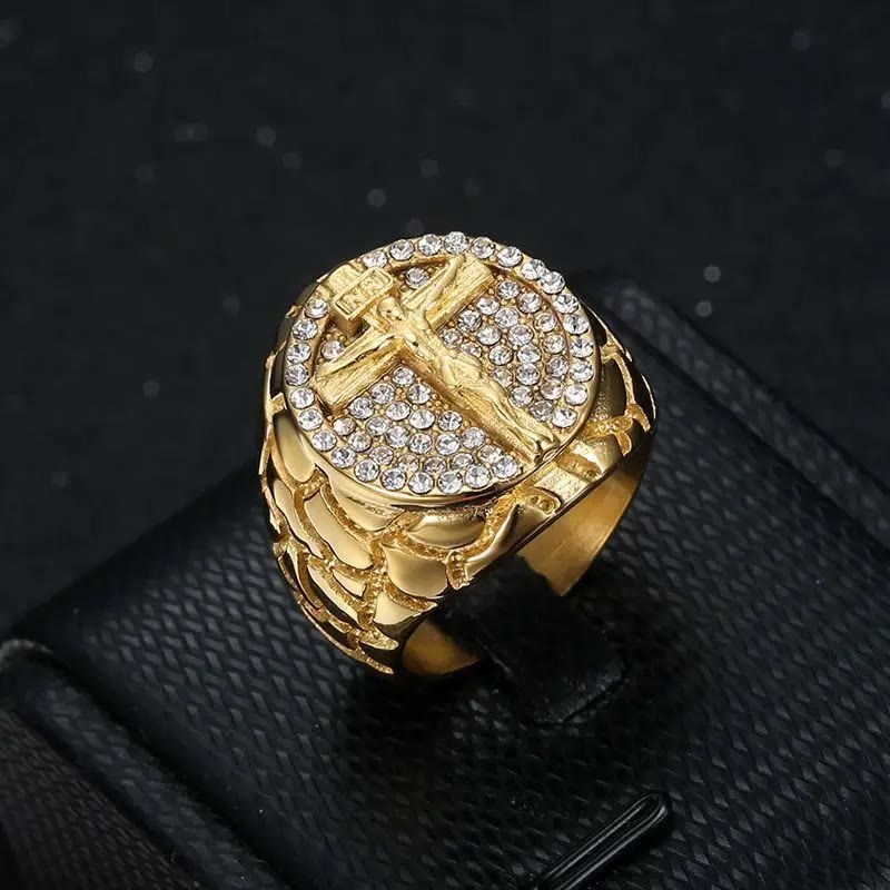 Christianartworkshop Adorna la tua fede: anello con crocifisso con motivo divino dorato - image 0