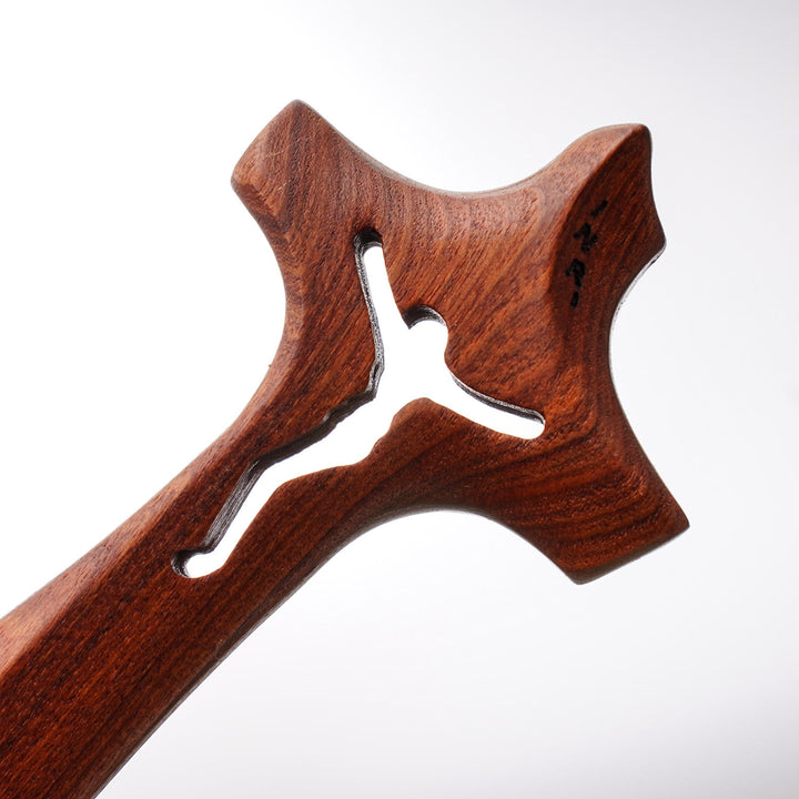 Christianartworkshop Ornamento da tavolo in legno a croce sacra: fusione di un totem di fede - image 2