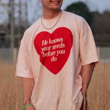 Maglietta "Lui conosce i tuoi bisogni prima di te" di Christianartworkshop - image 7