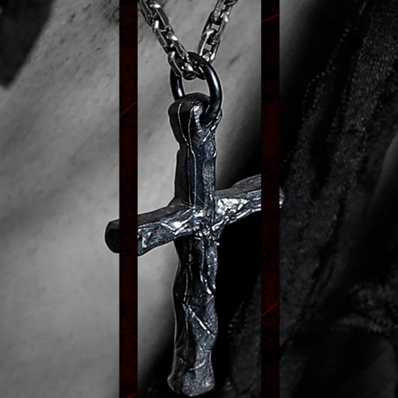 Collana con croce in stile scuro in argento sterling 925 Christianartworkshop : un simbolo di fede - image 4
