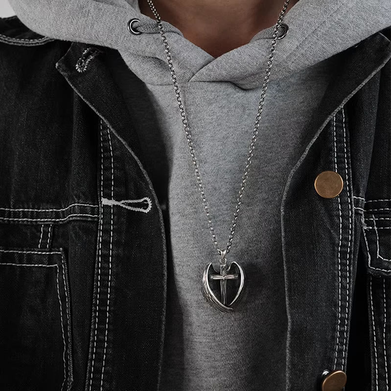 Collana con croce in argento sterling 925 con ali d'angelo Christianartworkshop : incarnazione della fede e della grazia celeste - image 1