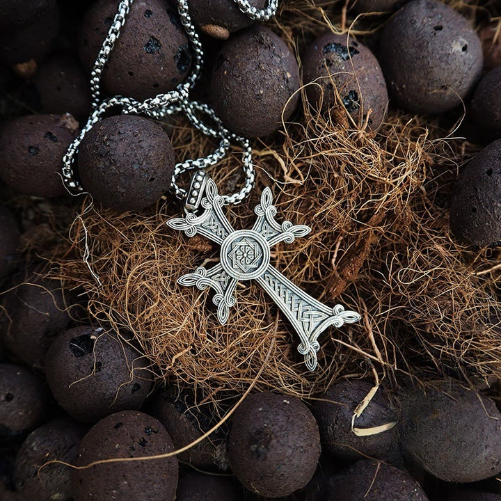 Collana con crocifisso celtico in argento sterling 925 Christianartworkshop : un mix senza tempo di fede e arte - image 7