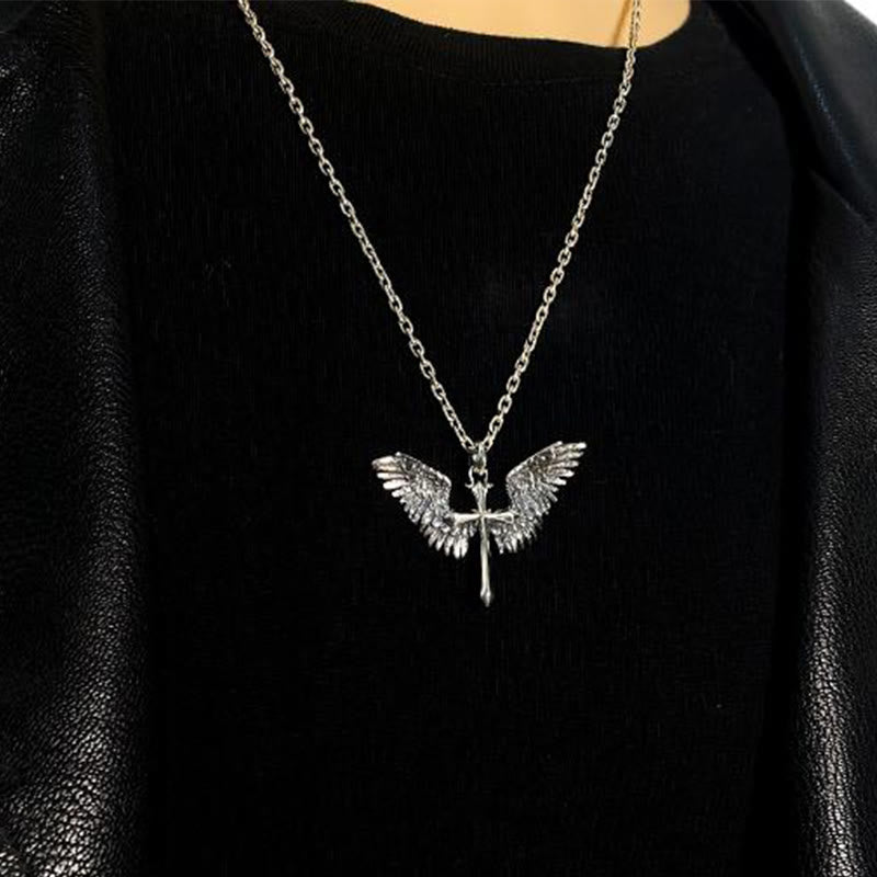 Collana con ali a croce vintage e classica in argento sterling 925 Christianartworkshop : un mix di fascino retrò e grazia divina - image 1