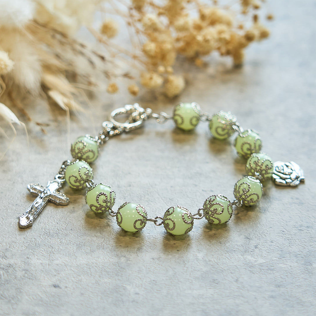Christianartworkshop Bracciale luminoso con perline verdi e crocifisso rosa: luce sognante della fede - Verde - image 0