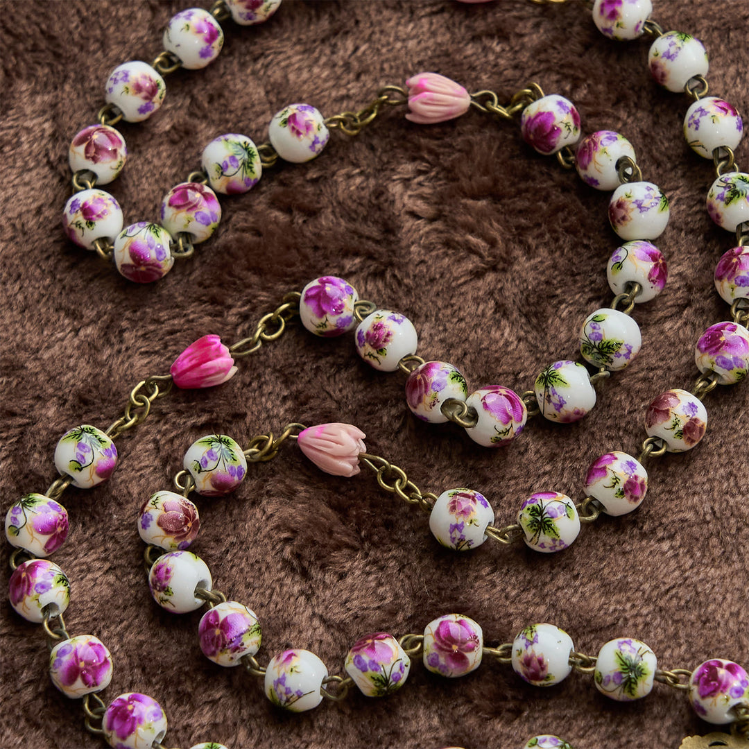 Christianartworkshop Medaglia miracolosa e crocifisso di perle di ceramica da 8 mm e perle di resina a forma di fiore Rosario fatto a mano - image 5