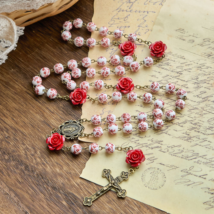 Christianartworkshop Rosario fatto a mano con medaglia miracolosa e crocifisso di perle di ceramica da 8 mm e perle di cinabro rosa - image 3