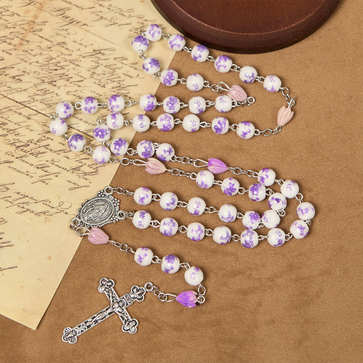Christianartworkshop FEDE IN PREGHIERA: Rosario fatto a mano con perline di fiori viola e carta regalo - image 5