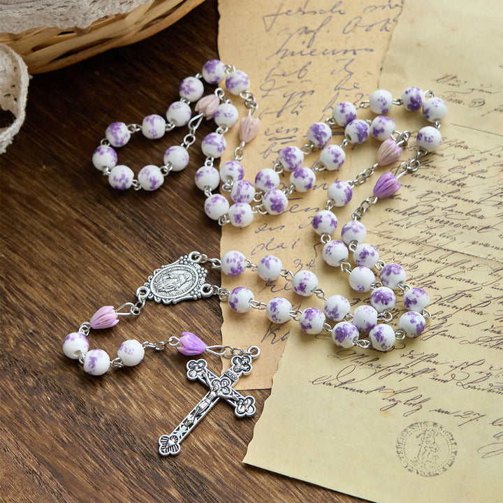 Christianartworkshop FEDE IN PREGHIERA: Rosario fatto a mano con perline di fiori viola e carta regalo - image 7