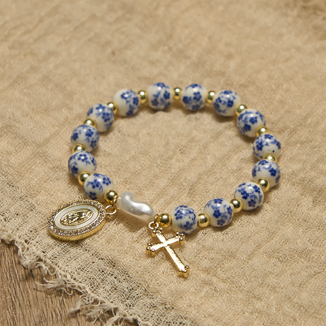 Bracciale con medaglia e croce della Madonna Christianartworkshop ispirato ai fiori: la fede incontra lo stile - image 3