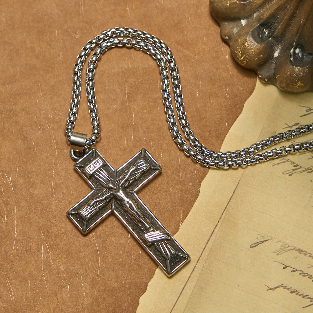 Collana con ciondolo crocifisso in stile classico retrò Christianartworkshop : un emblema fedele - image 3