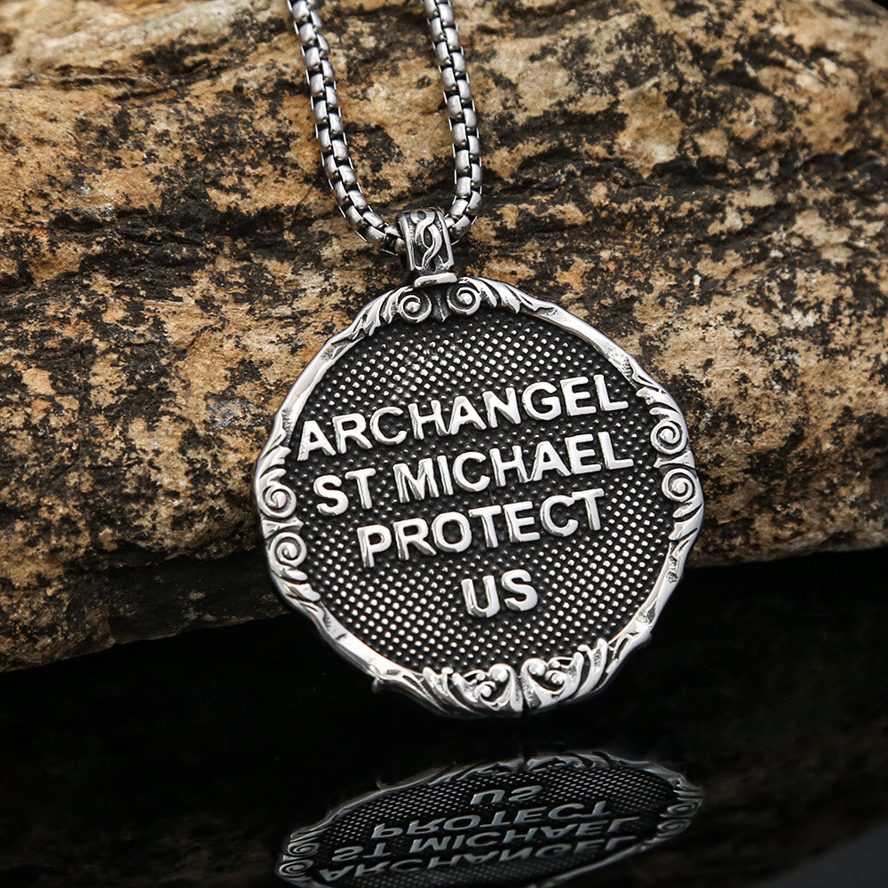 Collana con ciondolo a forma di croce e ali d'angelo in acciaio inossidabile Christianartworkshop - image 1